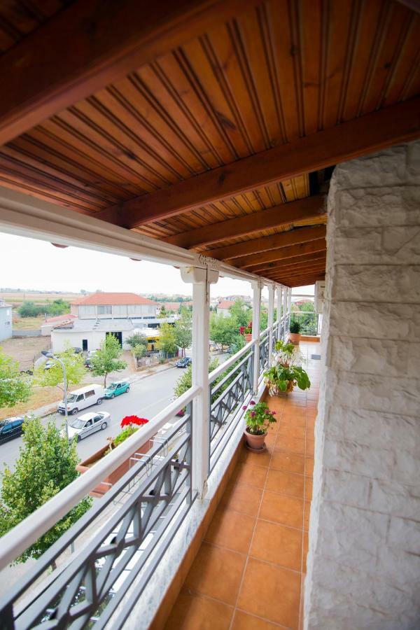 Dea Hotel 2002 Korce Exterior photo