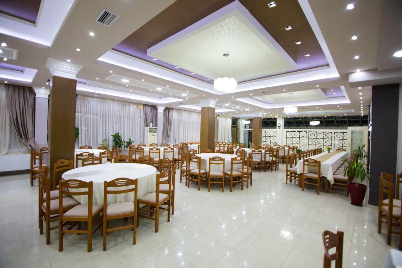Dea Hotel 2002 Korce Exterior photo