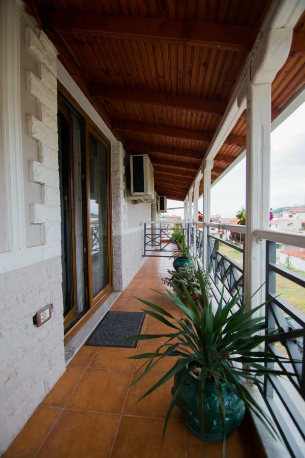 Dea Hotel 2002 Korce Exterior photo